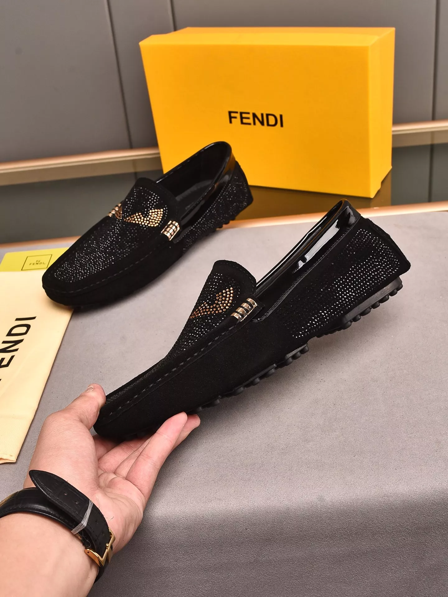 fendi cuir chaussures pour femme s_12744763